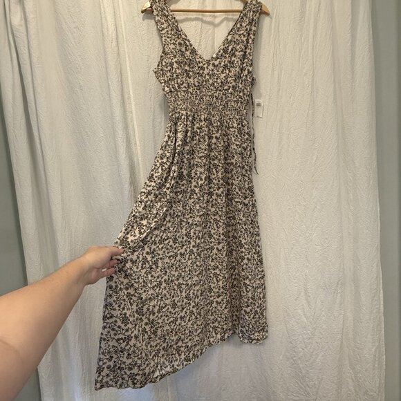 NWT Old Navy Waist-Defined Floral Sleeveless Tie Back Smocked Maxi Dress Medium - Picture 4 of 13